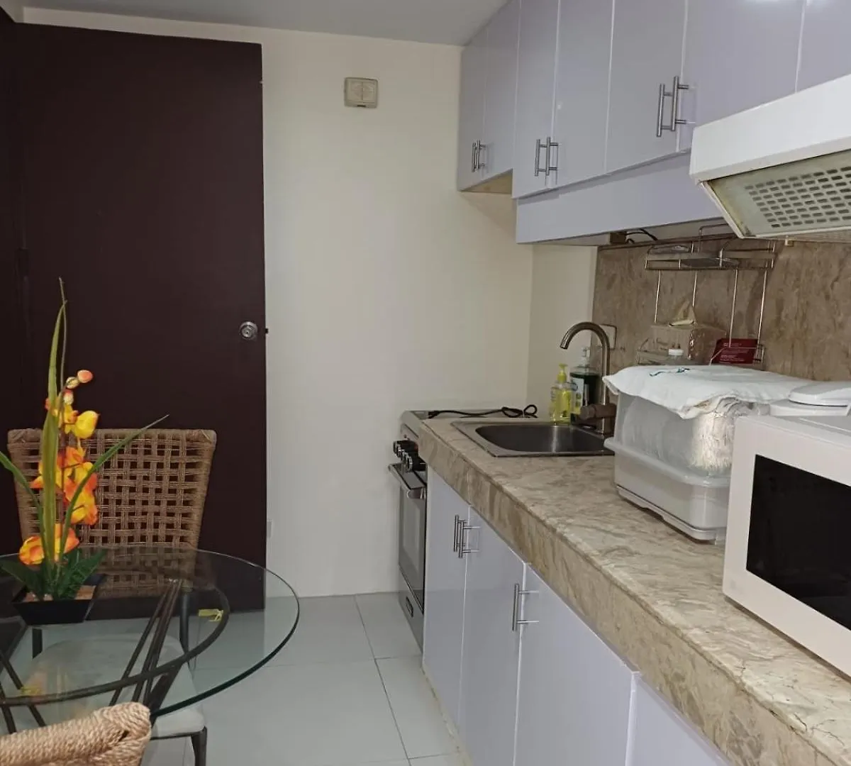Citadel Inn Makati 1512 Fully-Furnished Unit For Staycation Manila 0*,  Philippines